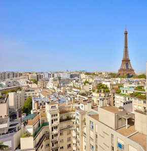 The Eiffel Tower Residence - A Luxurious Apartment With Breathtaking Views of The Eiffel Tower